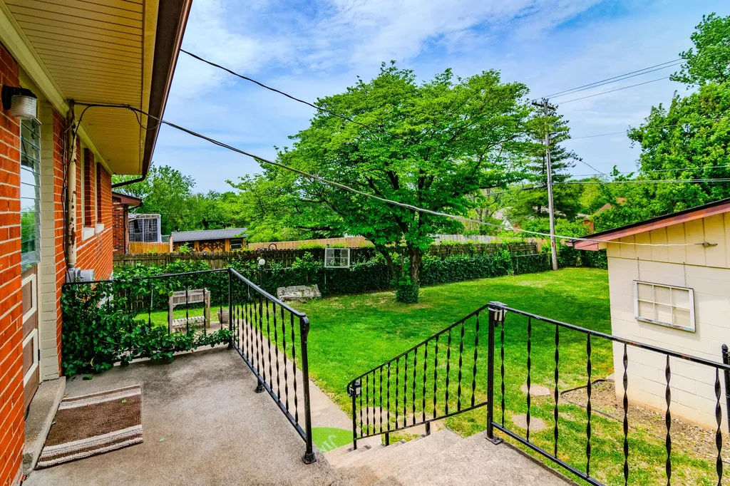 137 Newcastle Street Lexington KY 40504