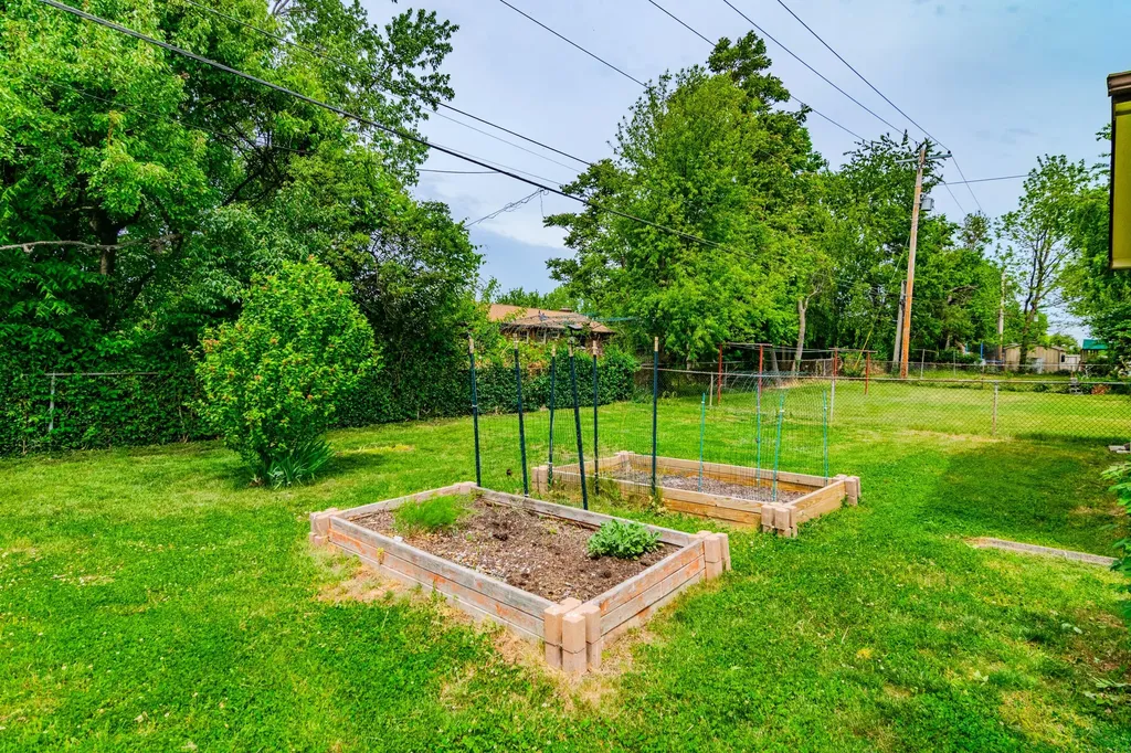 137 Newcastle Street Lexington KY 40504
