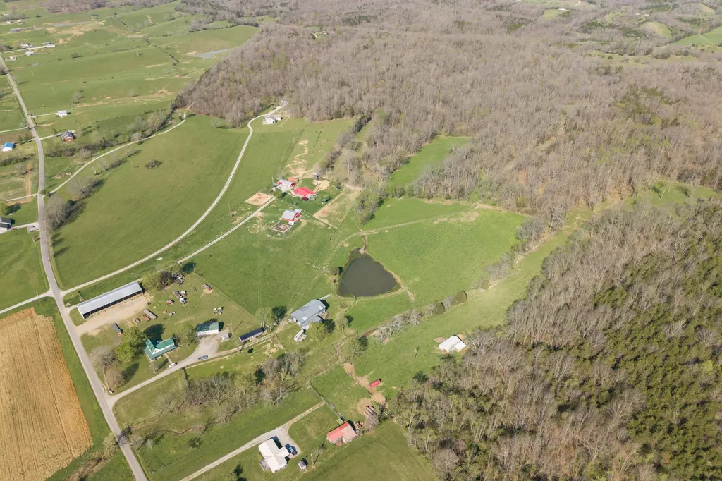 1810 Twin Creek Road Sadieville KY 40370