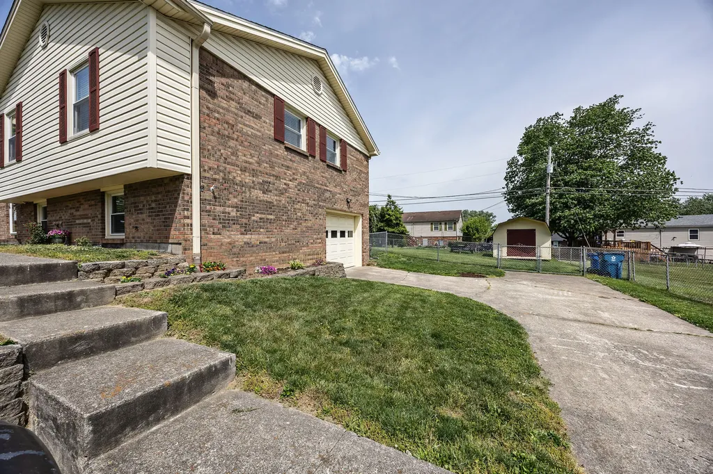 613 Longview Road Danville KY 40422