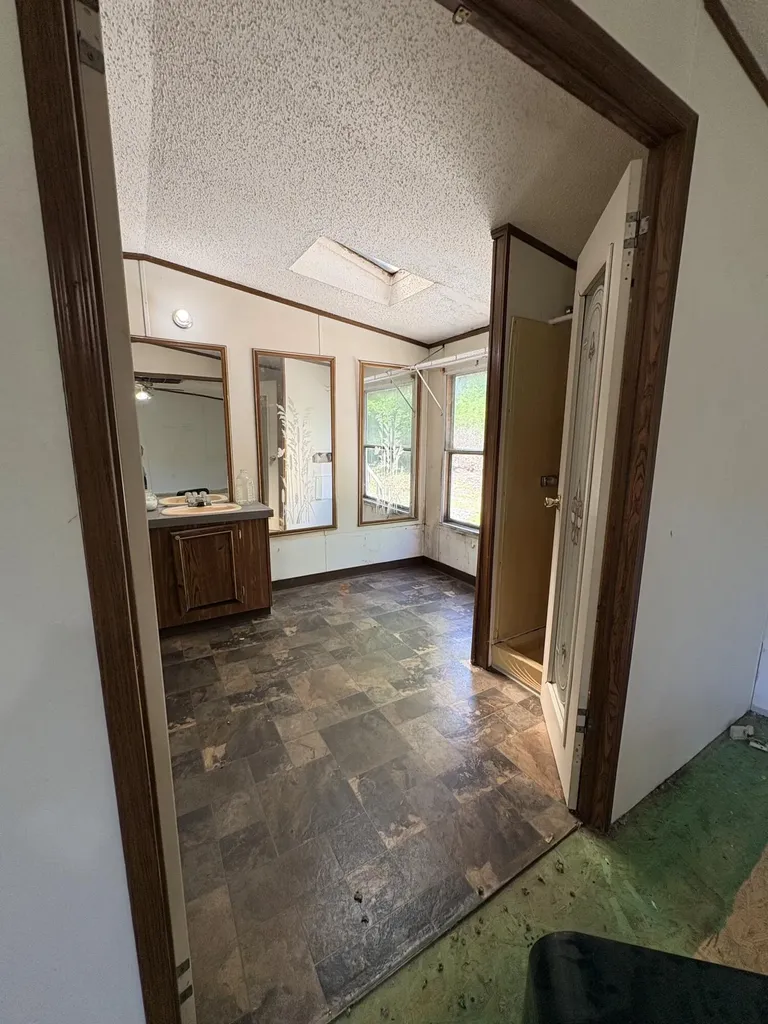 1972 Garvin Ridge Road Olive Hill KY 41164