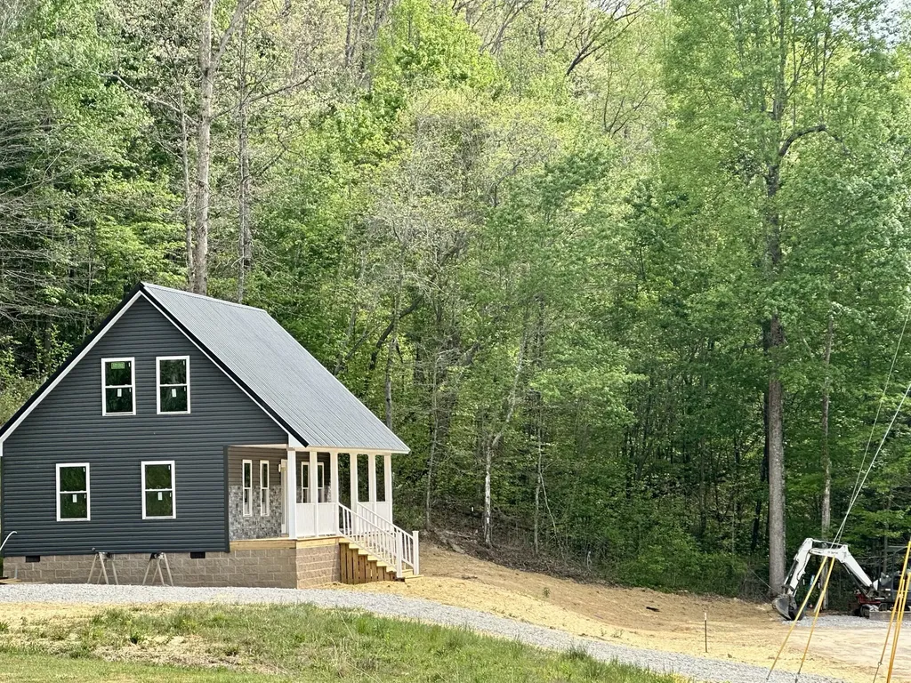 117 Apple Valley Way East Bernstadt KY 40729