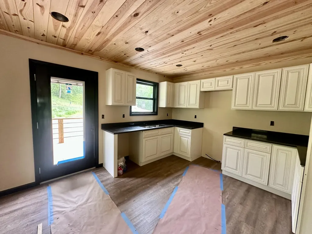 767 Hensley Road East Bernstadt KY 40729