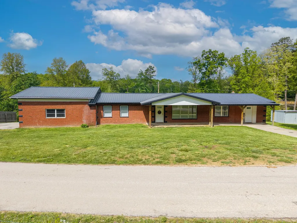 134 Poley Ellis Lane Pine Knot KY 42635