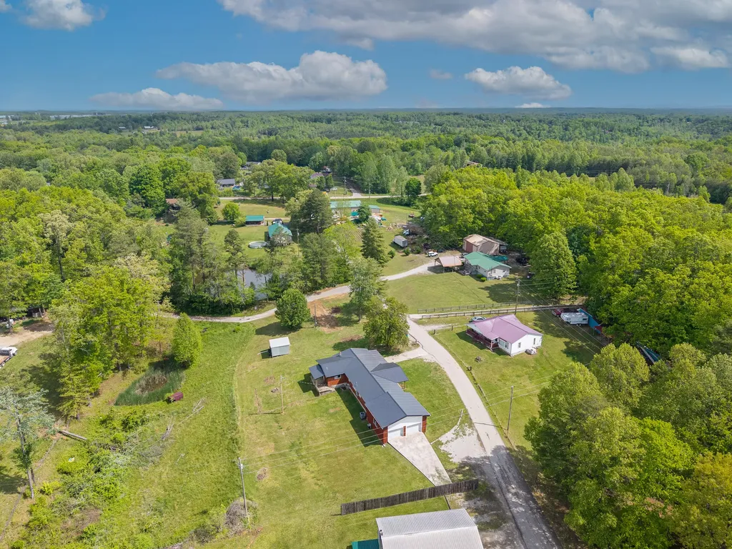 134 Poley Ellis Lane Pine Knot KY 42635