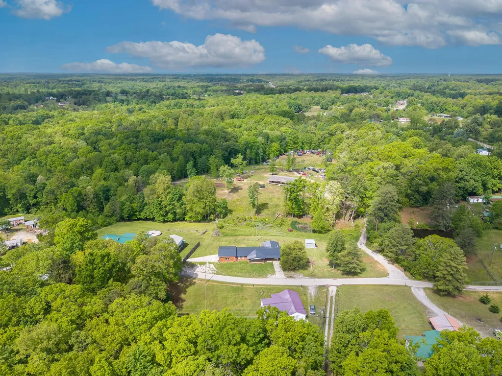 134 Poley Ellis Lane Pine Knot KY 42635
