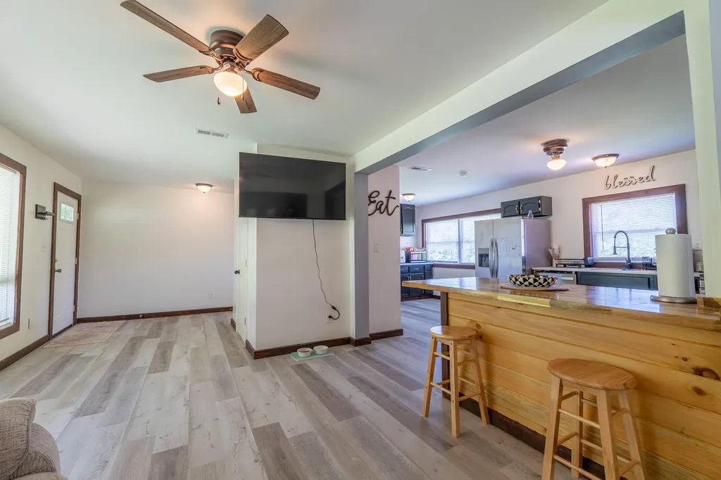 134 Poley Ellis Lane Pine Knot KY 42635