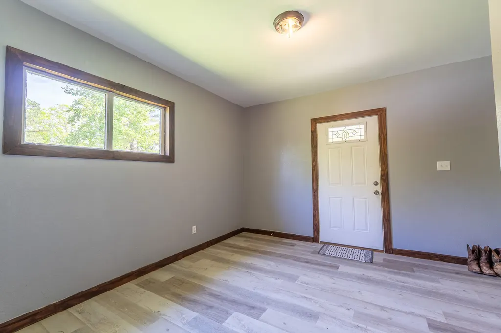 134 Poley Ellis Lane Pine Knot KY 42635