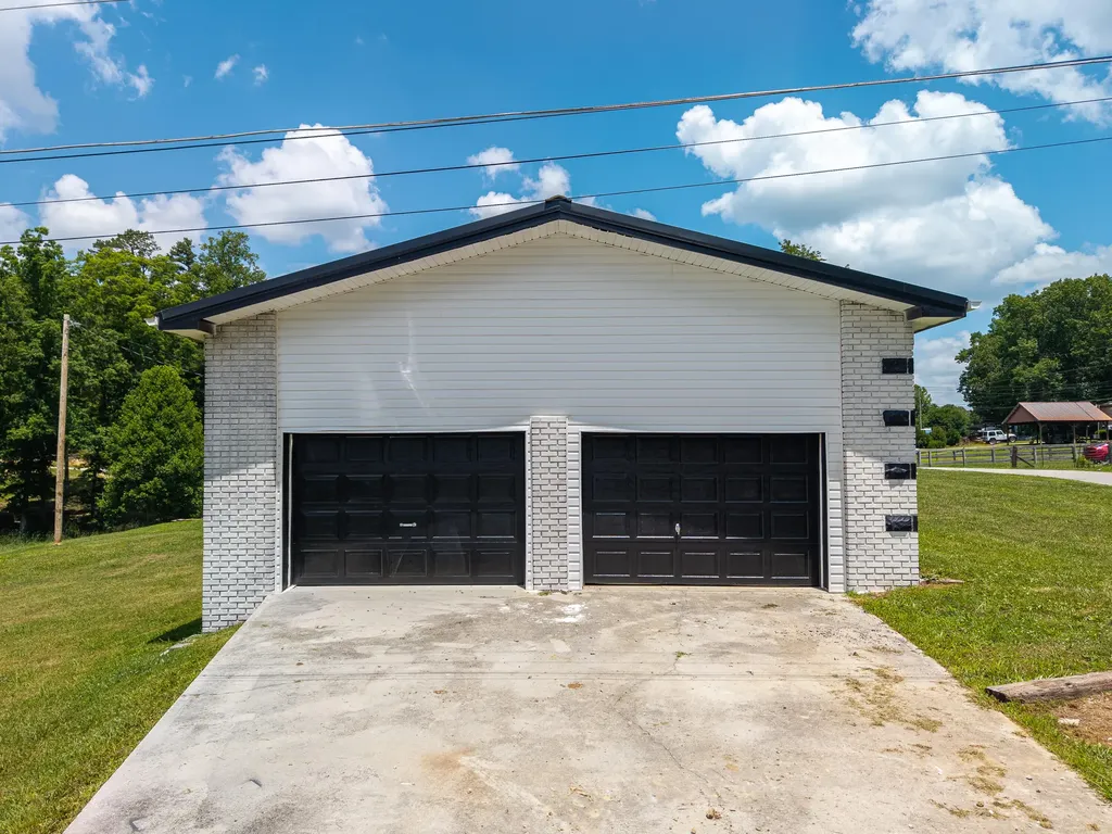 134 Poley Ellis Lane Pine Knot KY 42635