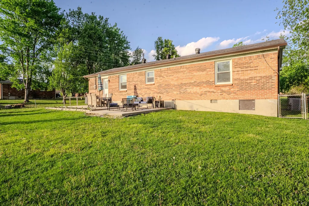 332 Farmers Lane Frankfort KY 40601