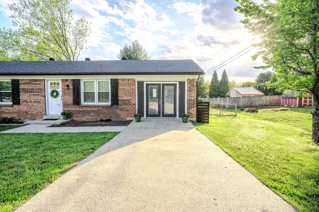 332 Farmers Lane Frankfort KY 40601
