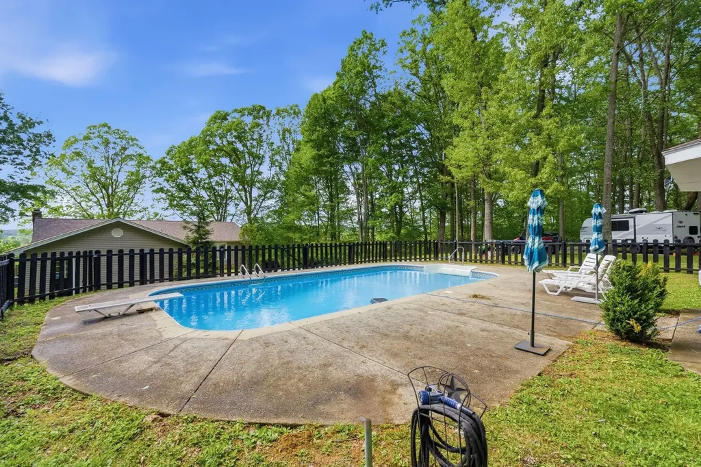 154 Flat Lick Road London KY 40744