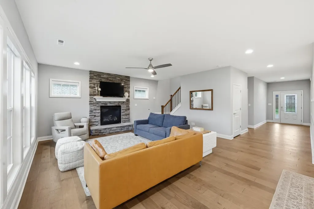 244 Squires Circle Lexington KY 40515