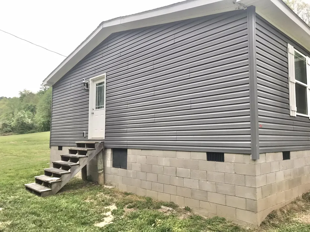 528 Skaggs Drive Martha KY 41159