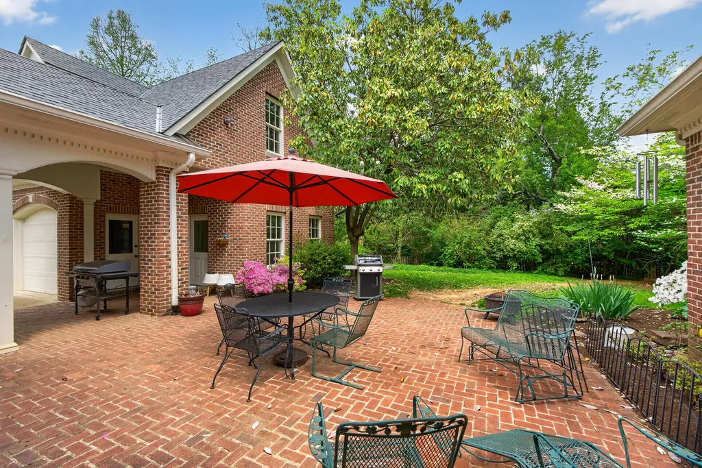 1633 Ashwood Road Lexington KY 40502