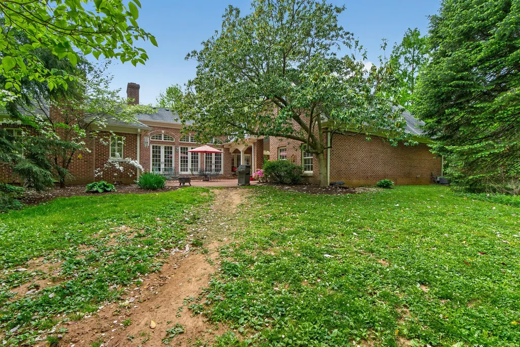 1633 Ashwood Road Lexington KY 40502