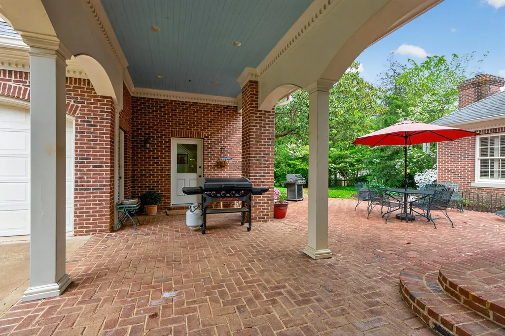 1633 Ashwood Road Lexington KY 40502
