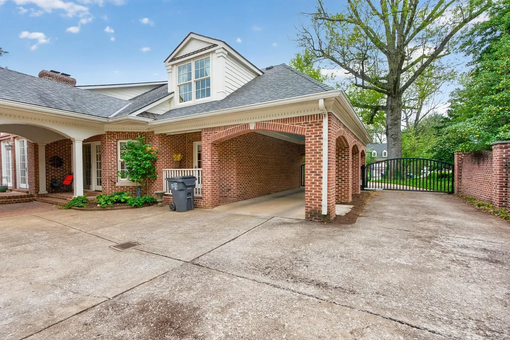 1633 Ashwood Road Lexington KY 40502