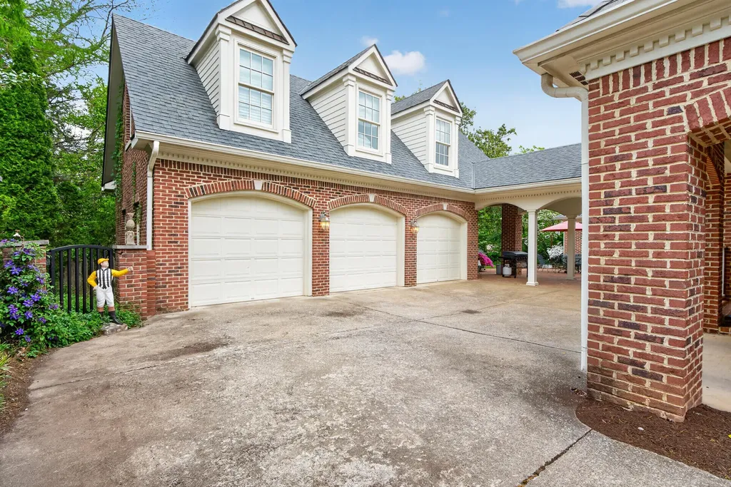 1633 Ashwood Road Lexington KY 40502