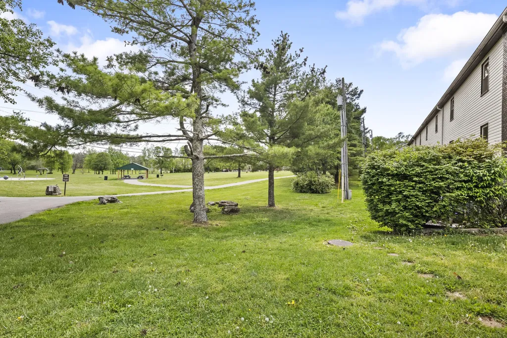 166-180 Heritage Drive Nicholasville KY 40356