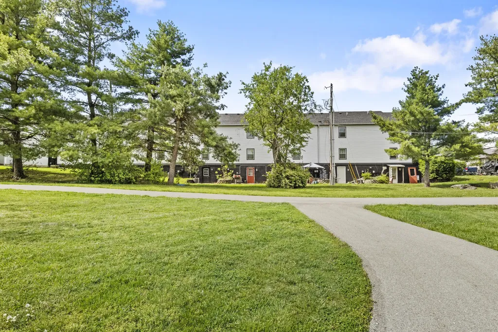 166-180 Heritage Drive Nicholasville KY 40356