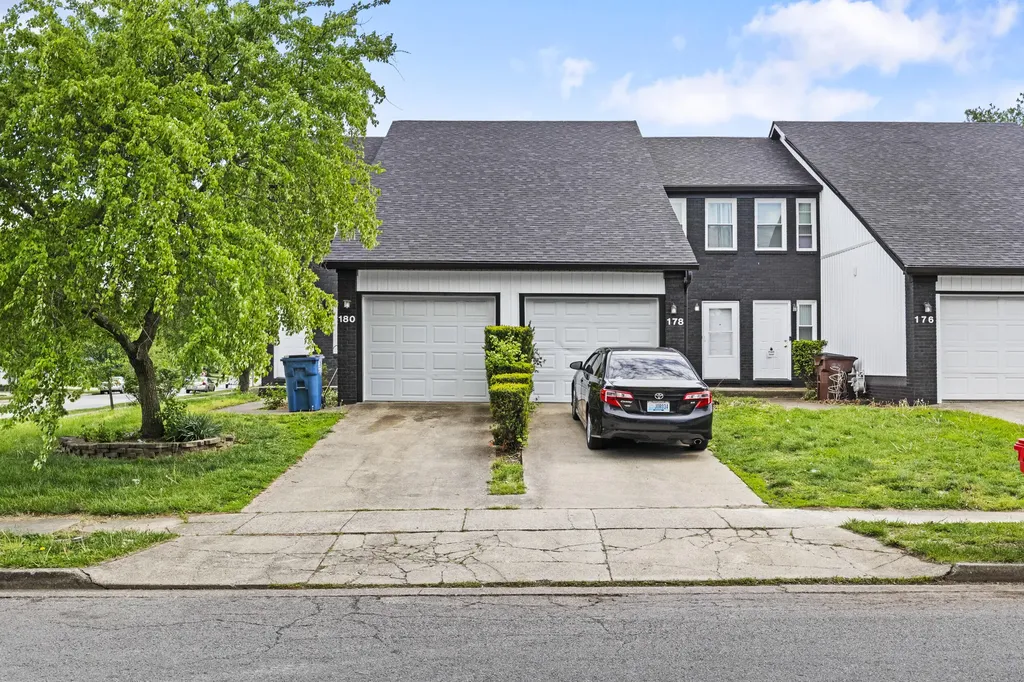 166-180 Heritage Drive Nicholasville KY 40356