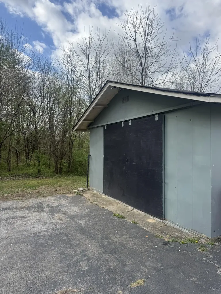 140 Rudder Road London KY 40744
