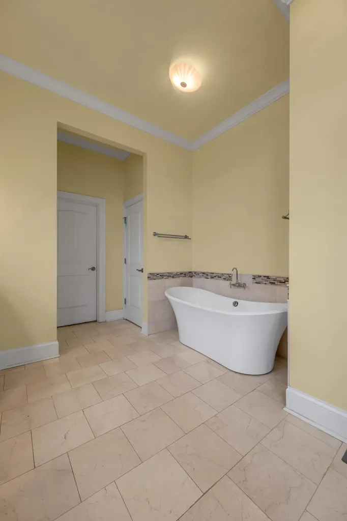 3200 Fishers Mill Road Midway KY 40347