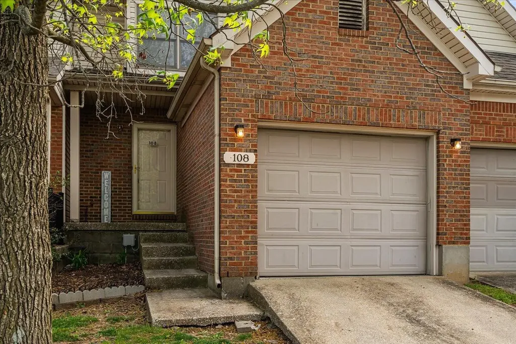 108 Park Place Court Paris KY 40361