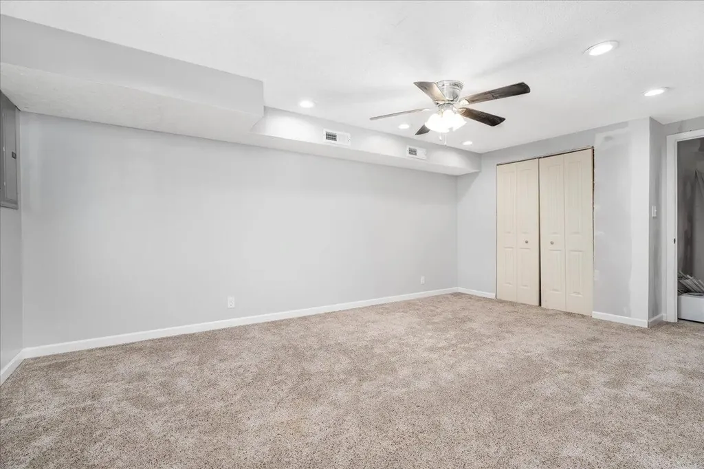 108 Park Place Court Paris KY 40361