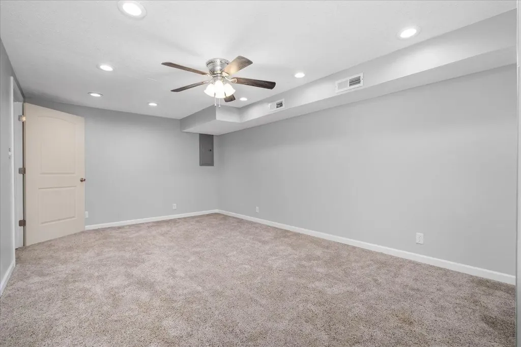 108 Park Place Court Paris KY 40361