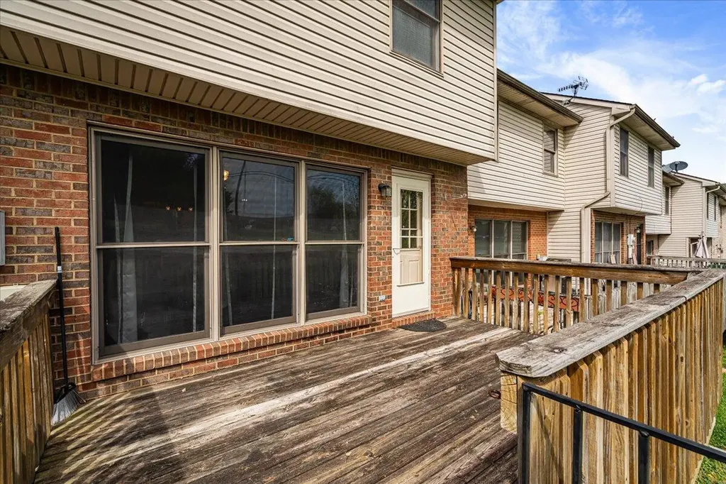 108 Park Place Court Paris KY 40361