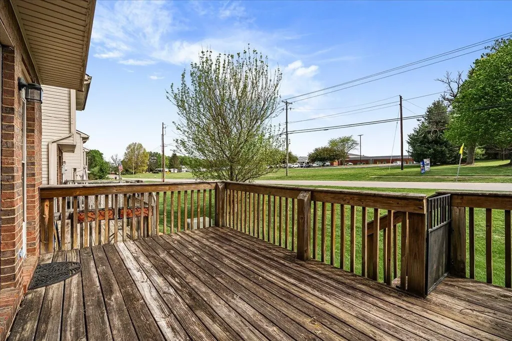 108 Park Place Court Paris KY 40361