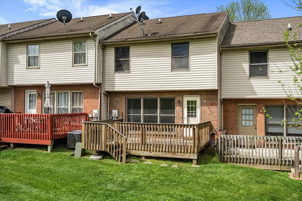 108 Park Place Court Paris KY 40361