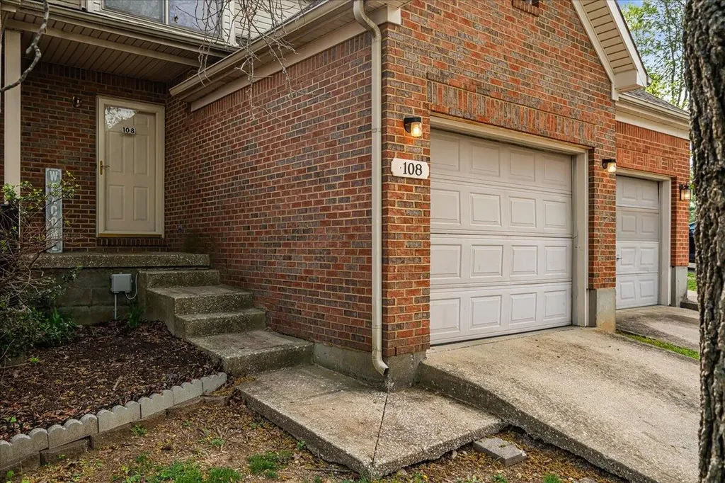 108 Park Place Court Paris KY 40361