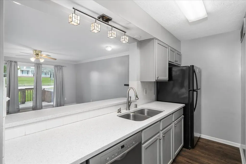 108 Park Place Court Paris KY 40361