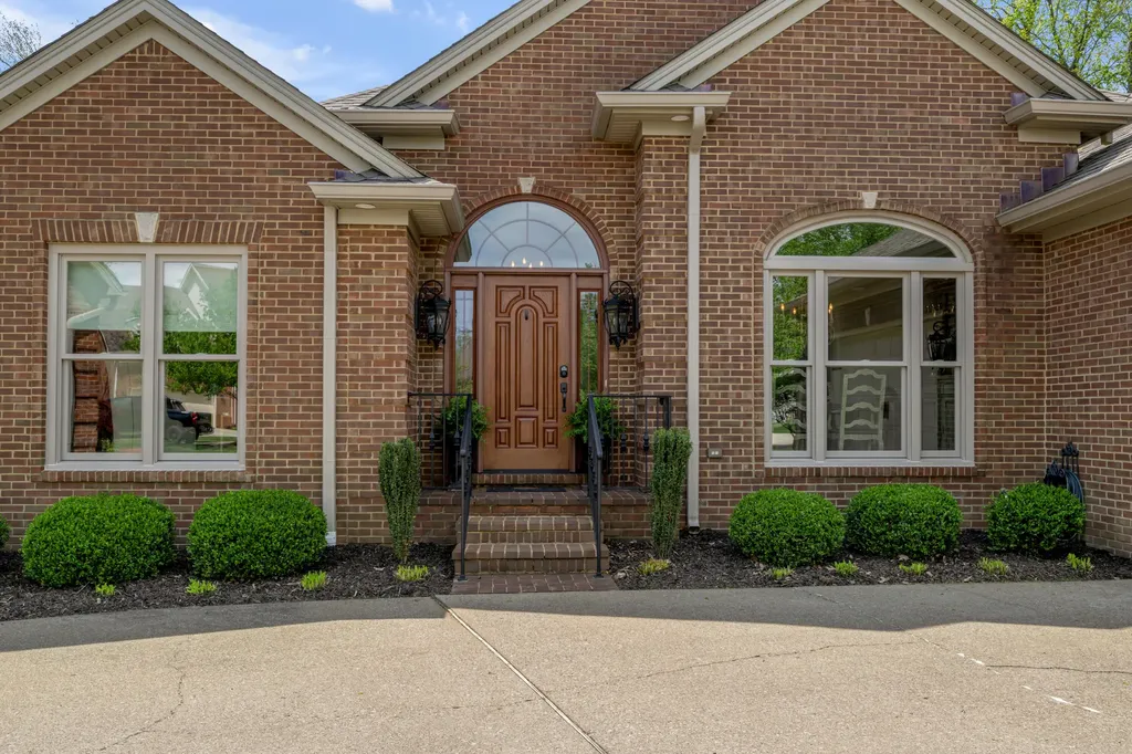 3128 Weymouth Court Lexington KY 40509