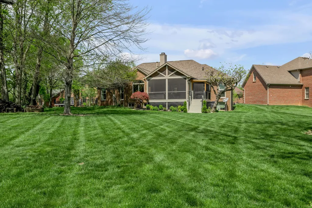 3128 Weymouth Court Lexington KY 40509