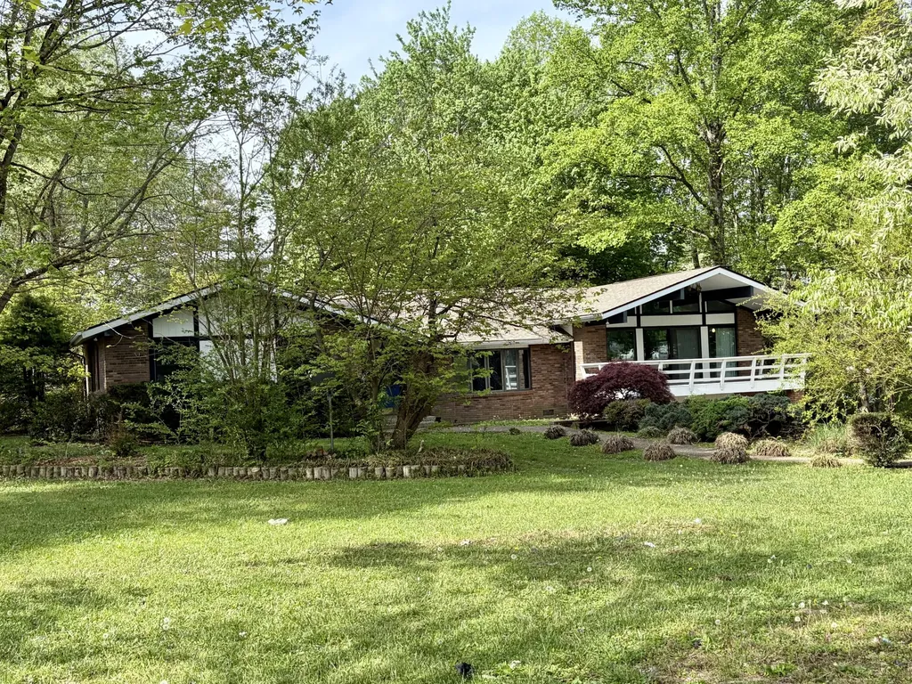 8123 Barbourville Road London KY 40744