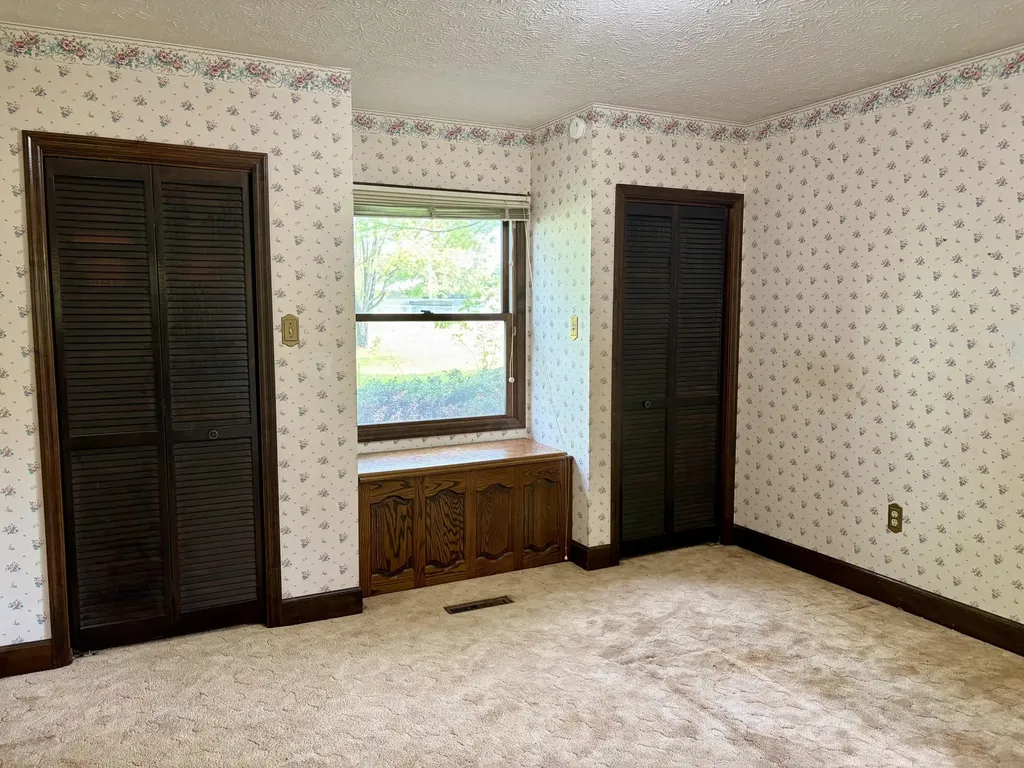 8123 Barbourville Road London KY 40744