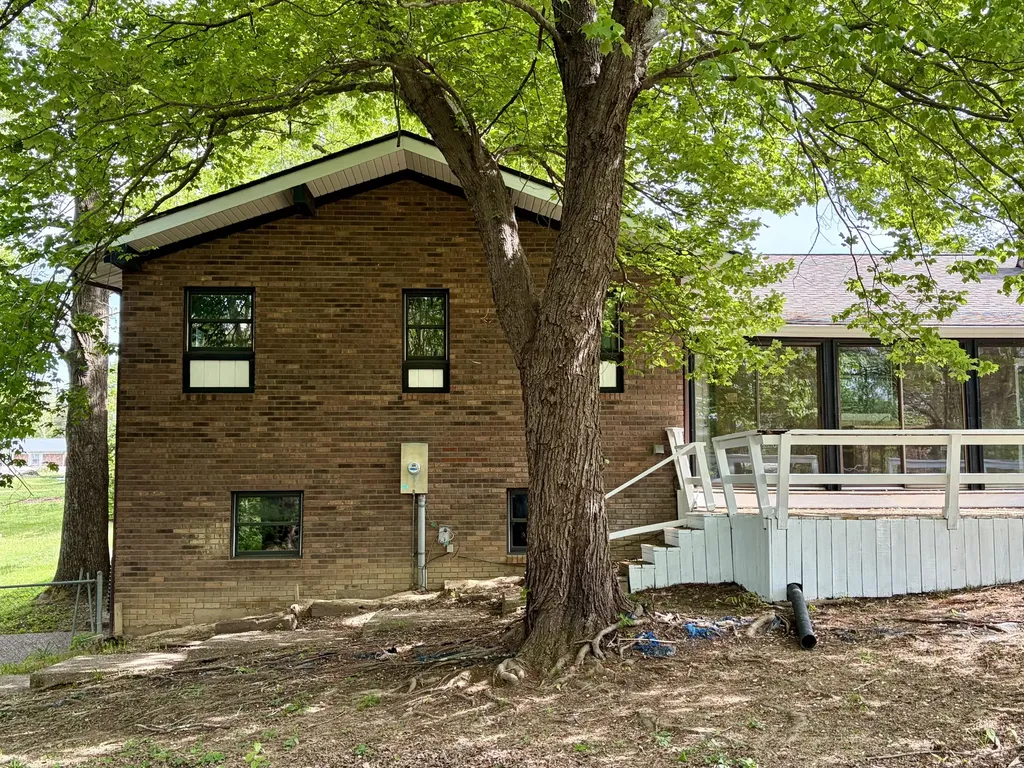 8123 Barbourville Road London KY 40744