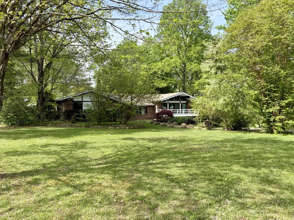 8123 Barbourville Road London KY 40744