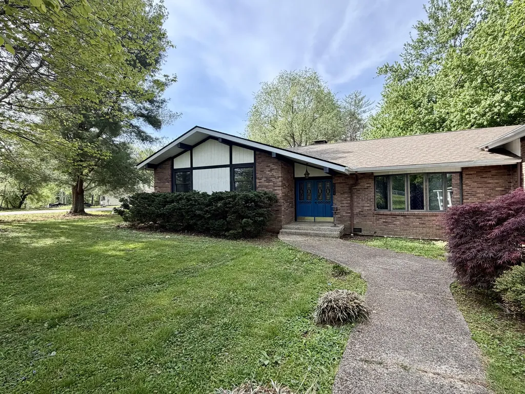 8123 Barbourville Road London KY 40744