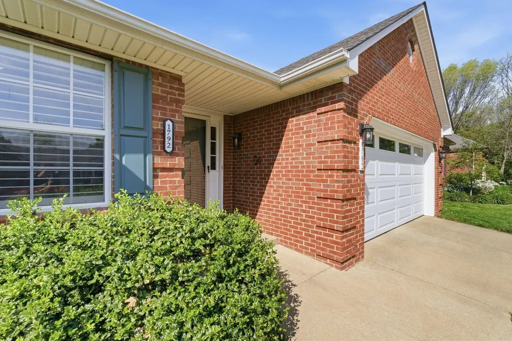 1792 Chandler Lane Lexington KY 40504