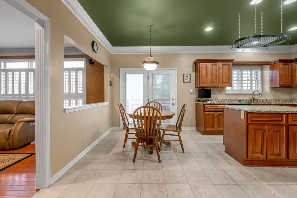 1100 Seville Court Lexington KY 40515
