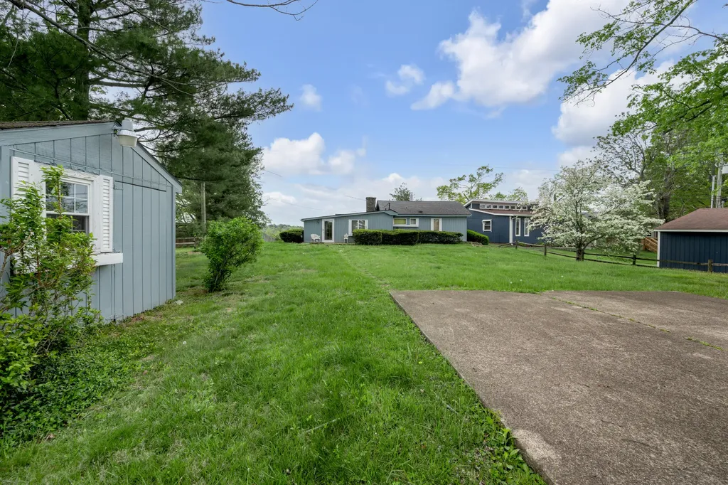 512 Chimney Rock Road Harrodsburg KY 40330