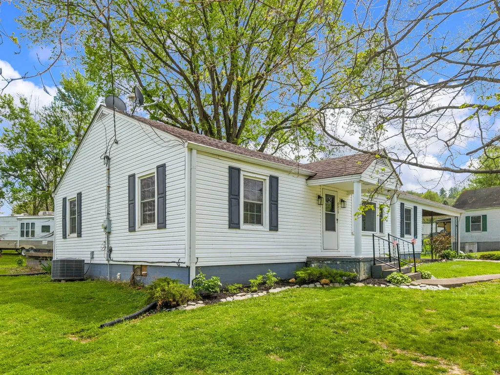 8215 Lebanon Road Danville KY 40422
