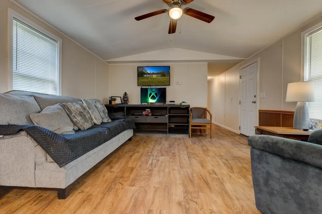 7565 Cream Alley Road Jeffersonville KY 40337