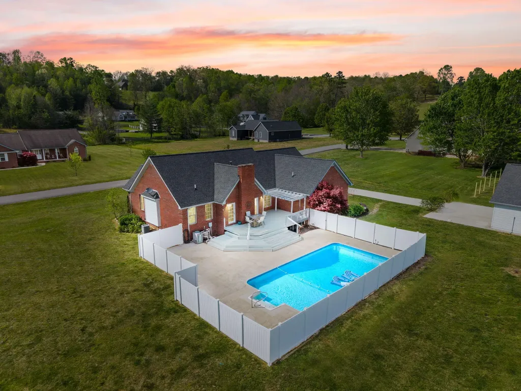 55 Candi Brook Lane Corbin KY 40701