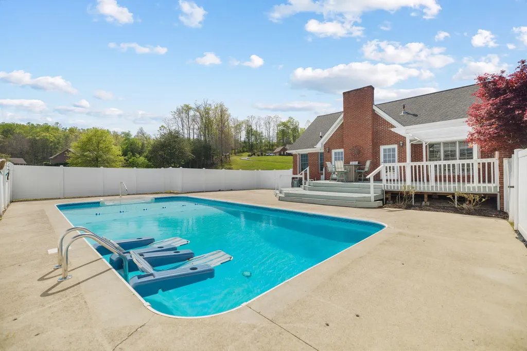 55 Candi Brook Lane Corbin KY 40701